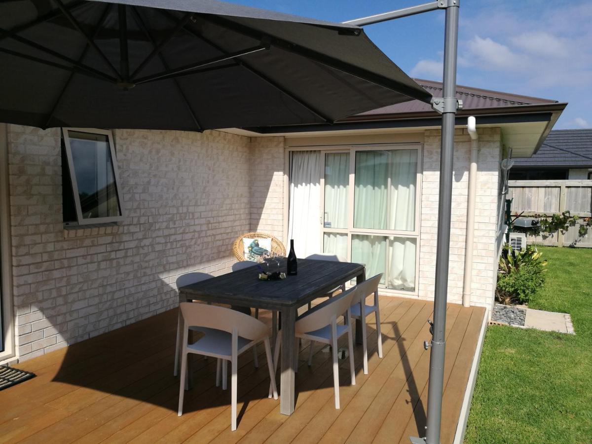 Modern Beach Break - Waihi Beach Holiday Home ภายนอก รูปภาพ