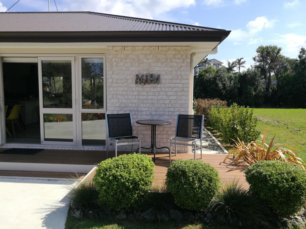 Modern Beach Break - Waihi Beach Holiday Home ภายนอก รูปภาพ